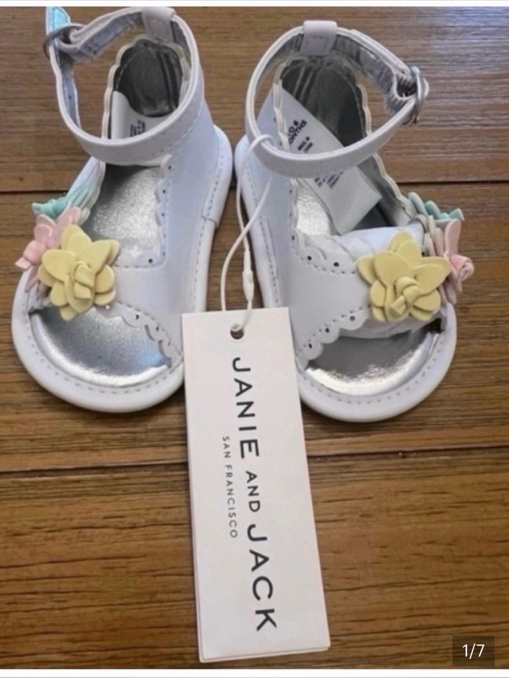 Janie and Jack White Floral T-Strap Sandals Baby Girls Size 3–6 Months NWTr